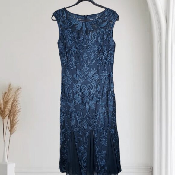 Alex Evenings Embroidered Sheath Dress w/Cap Sleeve/Boat Neck Sz 8P - Picture 1 of 9